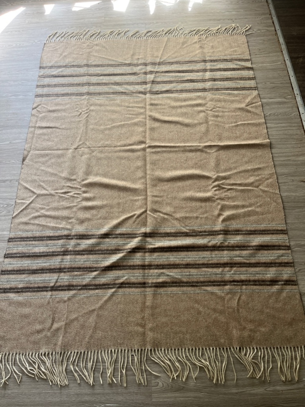 Alpaca Wool Lightweight Blanket - Picture 2 of 10
